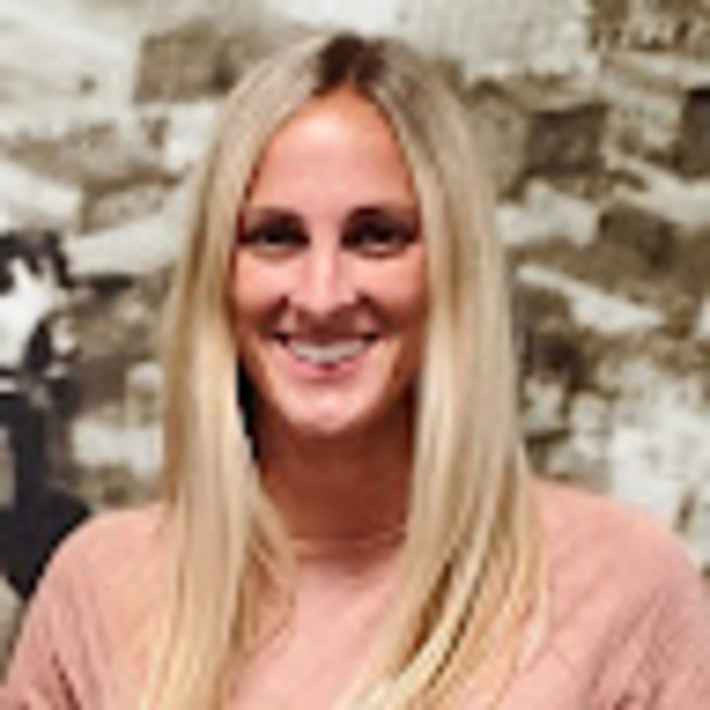 Meet your Posher, Courtney